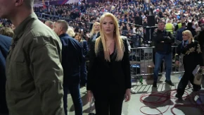 "Videla žaba da se konj potkiva pa i ona digla nogu" Sandra Božić razbila Radomira Lazovića