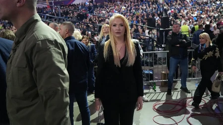 "Videla žaba da se konj potkiva pa i ona digla nogu" Sandra Božić razbila Radomira Lazovića