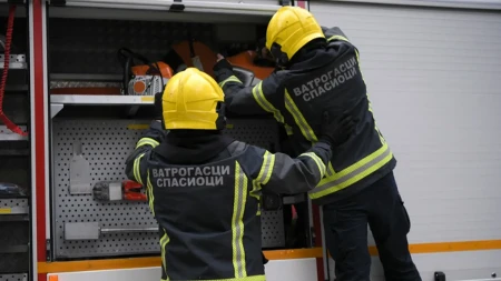 Veliki požar na Novom Beogradu: Vatra ponovo buknula u Bloku 71 (FOTO)
