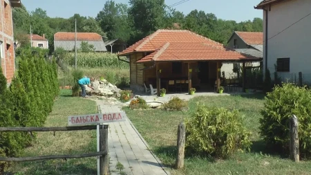 Ima miris pokvarenih jaja, ali leči mnoge bolesti: Voda Slatinske banje pravo je čudo prirode, čuveni doktor otkriva u čemu leži tajna njene lekovitosti (FOTO)