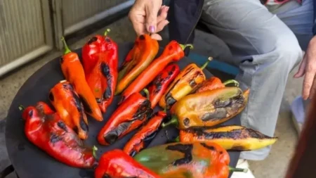 Pečete papriku za ajvar u zgradi, ili kuvate kupus? Oprezno, kazne idu i do 50.000 dinara
