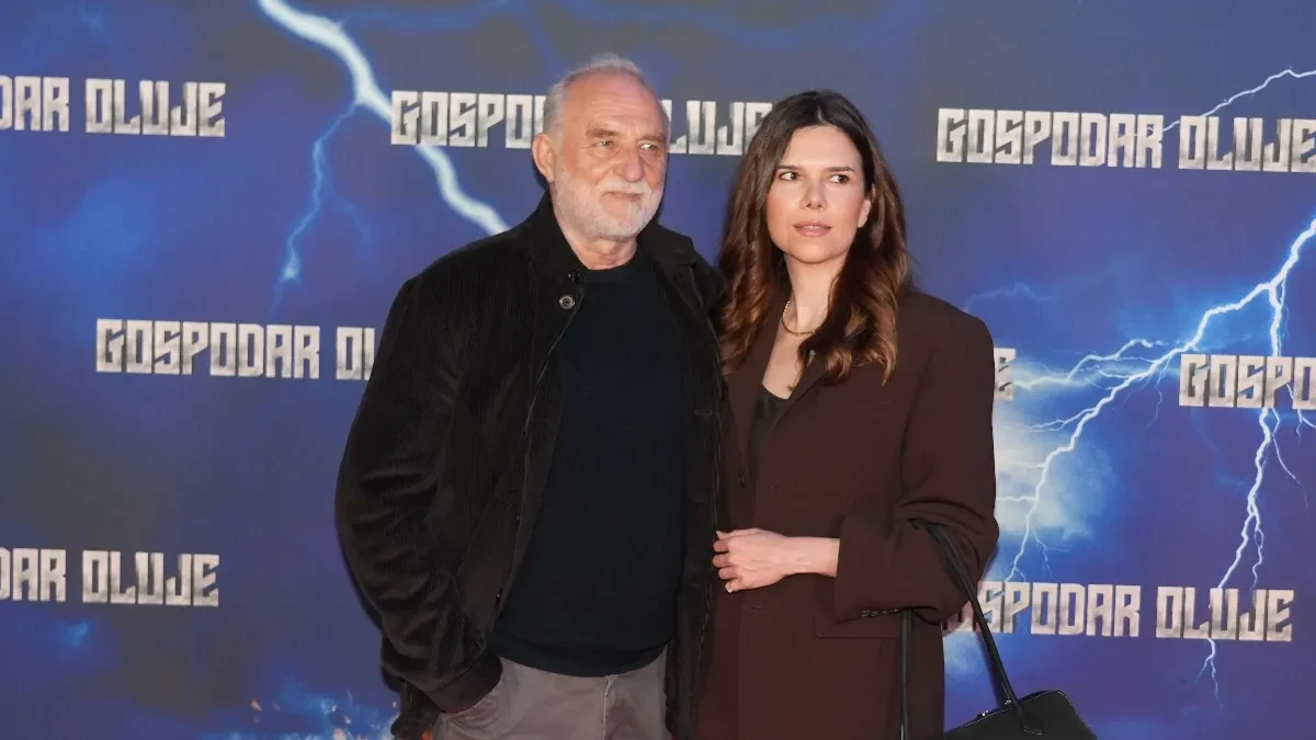 Lazar Ristovski oženio 39 godina mlađu Anicu, a Danica ovako priča o njegovoj vezi: "Što mu to sada treba"