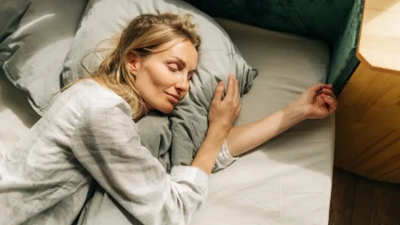 Žena spava u plakaru i tako uštedi 1.000 evra