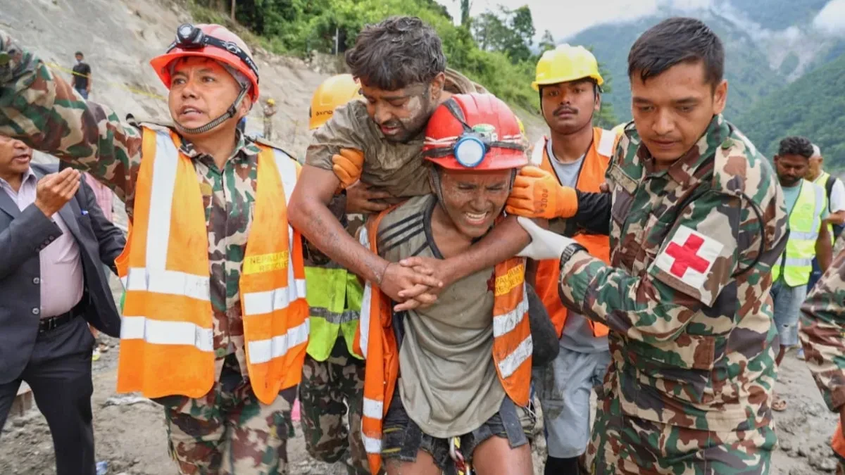 Čudo u Nepalu! Poplave ih zarobile pod zemljom, izvučeni živi nakon devet dana! Objavljeni dramatični snimci spasavanja