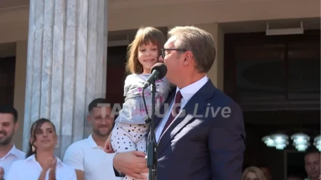 Predivna scena u Nišu! Vučić prekinuo govor kada je priša: Ona ima prednost!