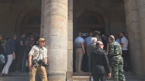 „Kad Ratko uđe u bukvare, bićemo slobodan narod“: Generalov oproštaj podigao salu na noge