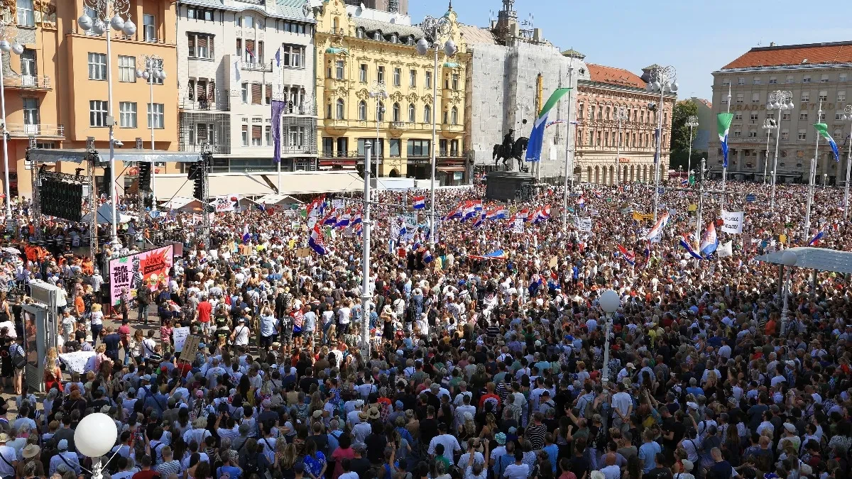Hrvati izašli na ulice! Nepregledna masa preplavila Zagreb, ori se glavni trg