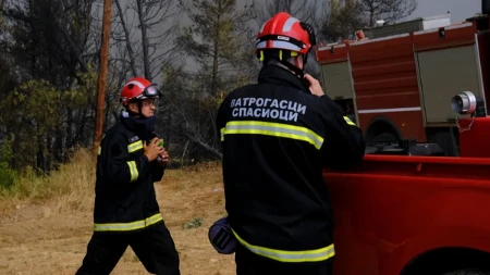 Dečak izazvao katastrofalan požar u Smederevskoj Palanci?! Vatra ubrzo izmakla kontroli i zahvatila naselje, objavljen snimak užasa (VIDEO)