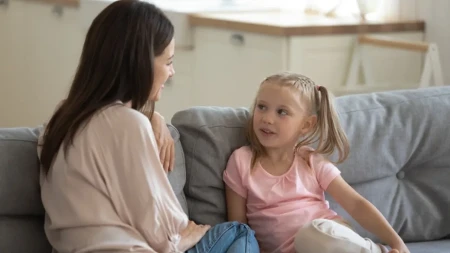 Ne pitajte dete „Kako ti je prošao dan?“: Ovo pitanje će bolje pokrenuti razgovor