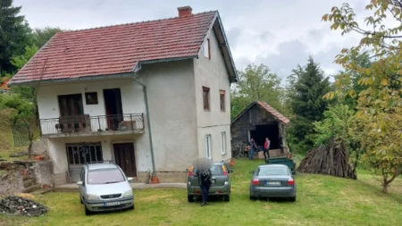 Kuća na Kopaoniku i čak 6 hektara zemlje za 39.000 evra: U cenu ulaze šuma, bunar i potok