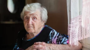 Srpkinje podelile najbizarnije savete koje su dobijale od svojih baka: "Bolje da te bije nego da narod priča da si ga napustila!"