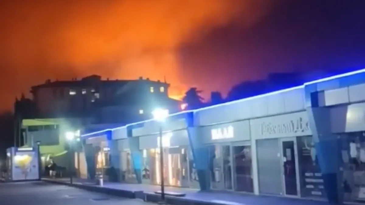 Opet požar u Putinovom letovalištu! Kulja dim iz naftnog skladišta (VIDEO)