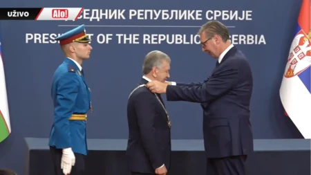 "Čast mi je što mogu da mu uručim Orden"  Vučić odlikovao Mirzijojeva (FOTO/VIDEO)