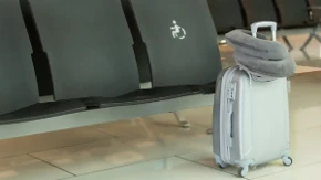 Hteo da nadmudri avio-kompaniju, pa ostao bez leta: Ovaj viralni trik sa jastučnicom može skupo da vas košta