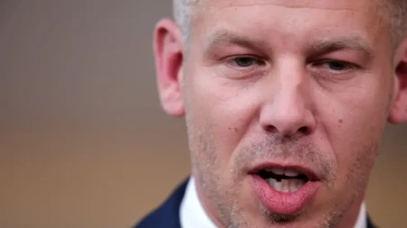 Orban otišao, Rusi lete iz zemlje! Peter Mađar započeo veliki antiruski zaokret