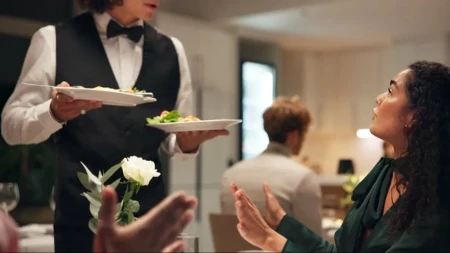 Počela sezona čuvene ribe koju turisti obožavaju - cena povoljna, kupci navalili