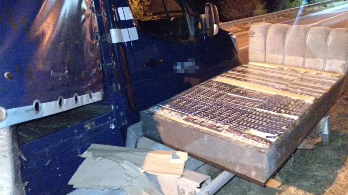 Pao na Bezdan: U kamionu mu pronašli više od 3.000 kutija cigareta, budžet oštećen za 1,25 miliona dinara