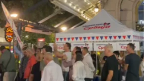 Građani u centru Beograda poručili: Obojenoj revoluciji je kraj! Srbija pobeđuje!